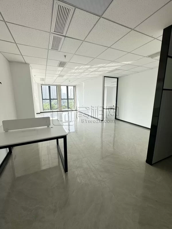 宁波市鄞州区朝晖路上海银行大厦115.65平办公室出租115平方双面采光落地窗，月租金5000元/月