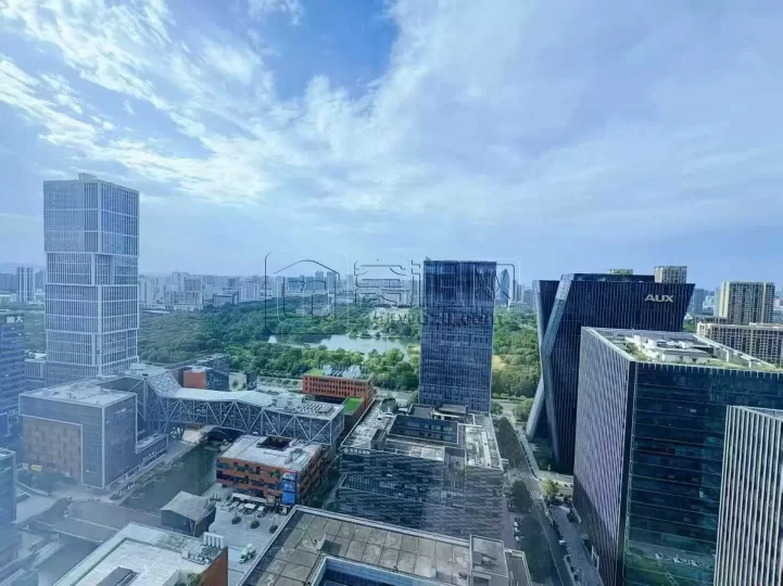 南部商务区8号线地铁口宁波商会A座215平3到4个隔间写字楼招租