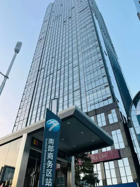 南部商务区8号线地铁口宁波商会A座215平3到4个隔间写字楼招租