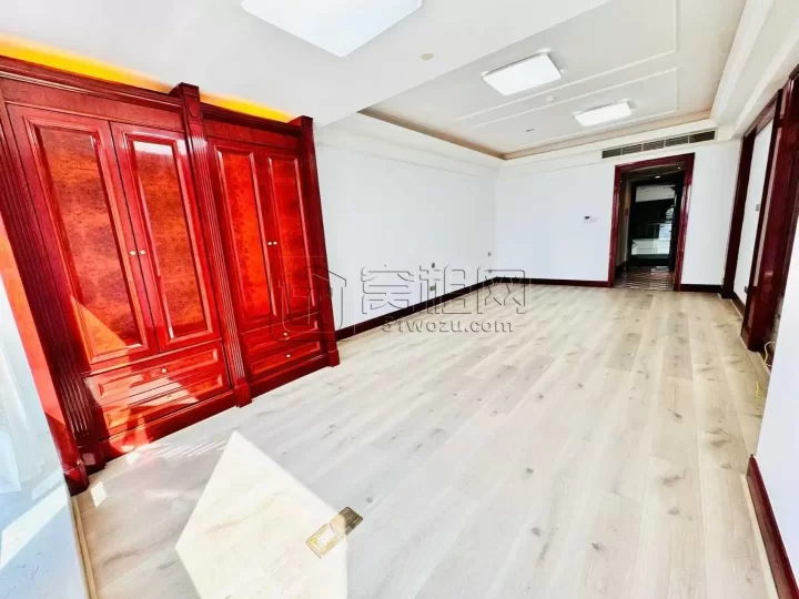 宁波商会双地铁口75平方独立24小时空调带水源2500元