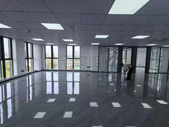 上海银行大厦283平方办公室出租11600元/月三面采光