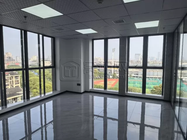 上海银行大厦283平方办公室出租11600元/月三面采光