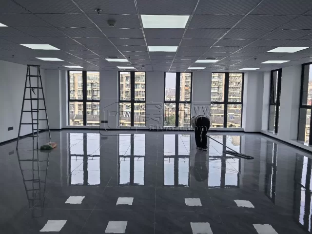 上海银行大厦283平方办公室出租11600元/月三面采光