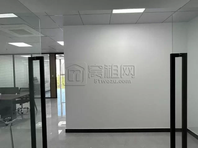 老江东福明公园旁银晨国际130平 电梯口 带全套家具 一口价 5500元/月