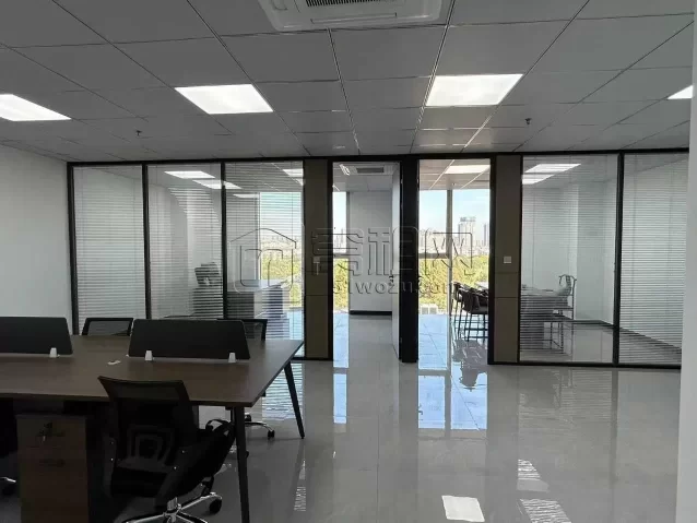 老江东福明公园旁银晨国际130平 电梯口 带全套家具 一口价 5500元/月