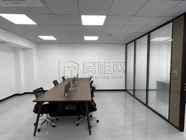 老江东福明公园旁银晨国际130平 电梯口 带全套家具 一口价 5500元/月