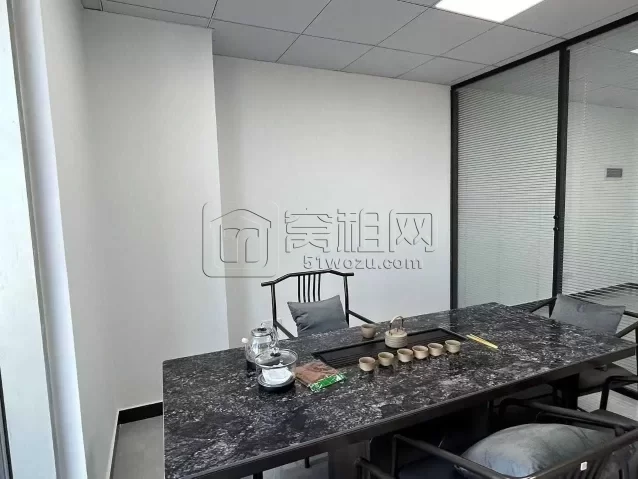 老江东福明公园旁银晨国际130平 电梯口 带全套家具 一口价 5500元/月