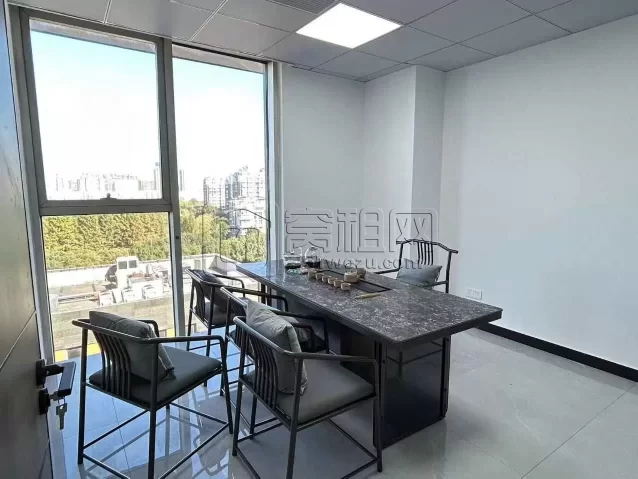 老江东福明公园旁银晨国际130平 电梯口 带全套家具 一口价 5500元/月