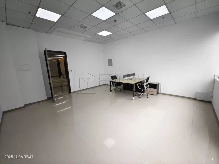 宁波萌恒大厦北楼57平朝南带家具写字楼出租