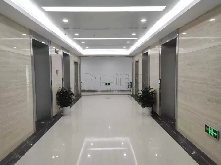 宁波福明汽车东站旁七里新都精装带家具129.6平精装修办公室出租