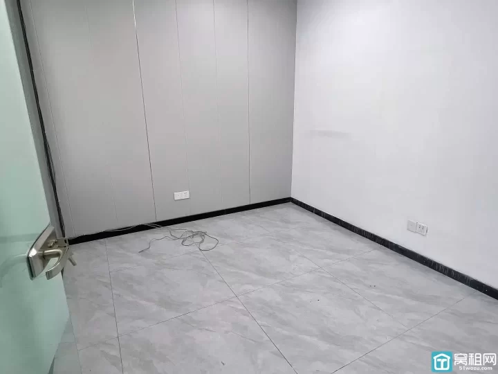 都市仁和中心大厦90平 全新精装修 隔间二个 带全套办公家具 直接拎包入住 价格3900特价