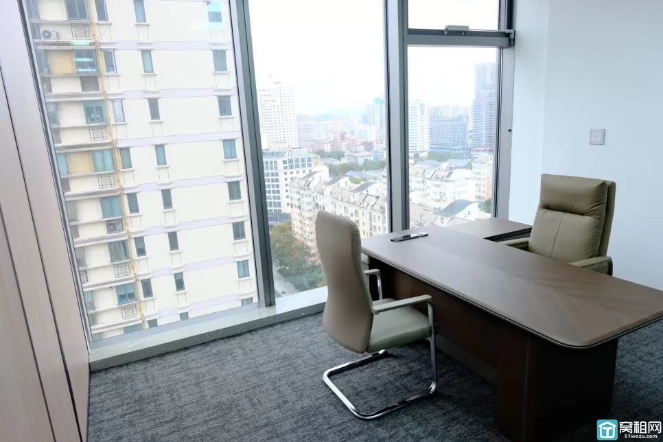 宁波塔副楼宁云中心建筑面积：150.58㎡出租12300元/月朝东