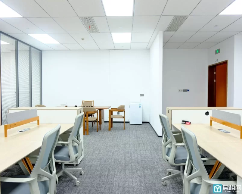 宁波塔副楼宁云中心建筑面积：150.58㎡出租12300元/月朝东