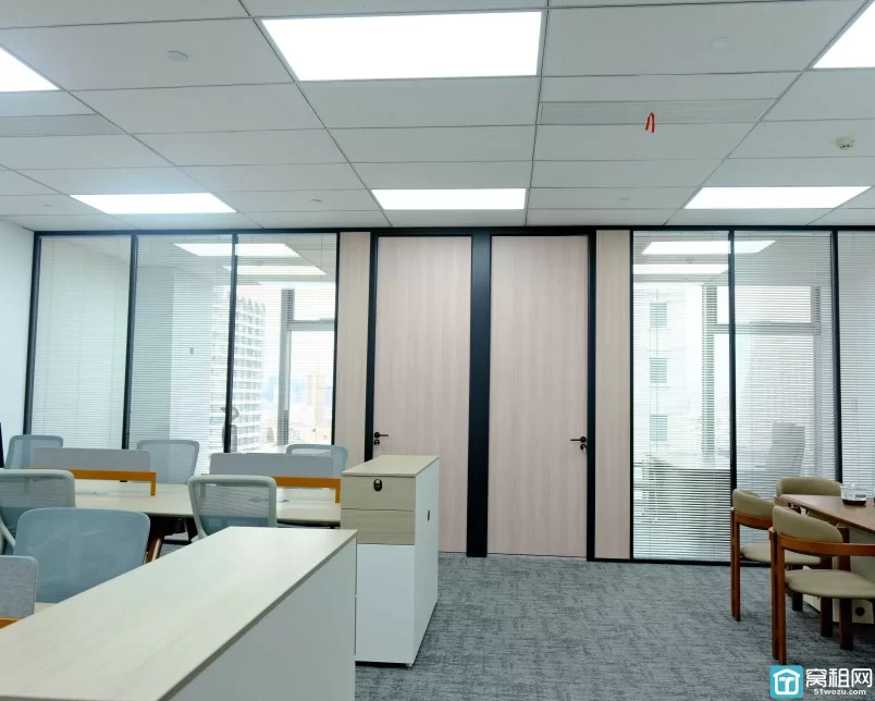 宁波塔副楼宁云中心建筑面积：150.58㎡出租12300元/月朝东