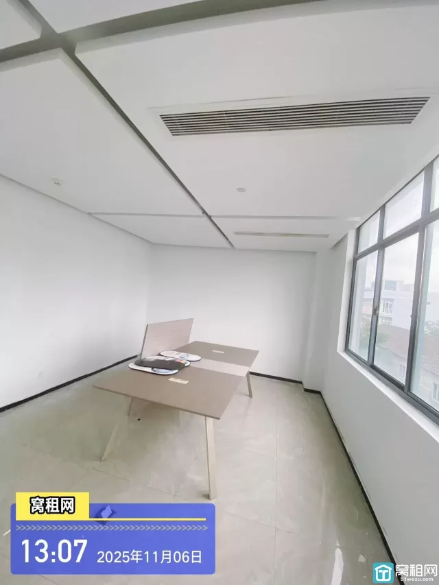 556产业园火热招租面积63平米，租金2500元/月