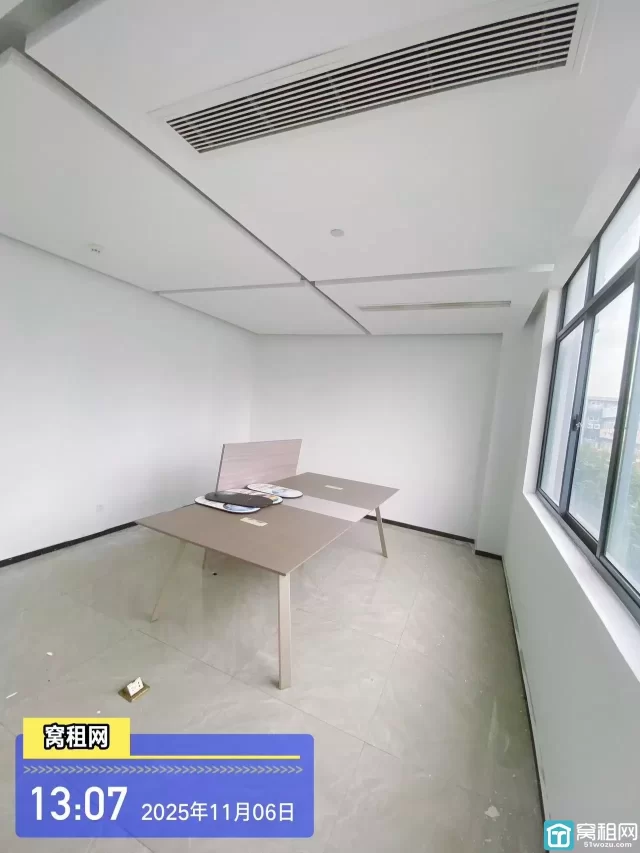 556产业园火热招租面积63平米，租金2500元/月