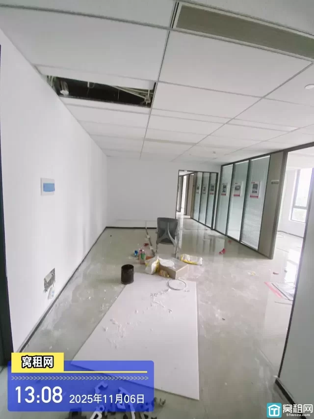 556产业园火热招租嵩江路东路站地铁站125平米全新精装修出租