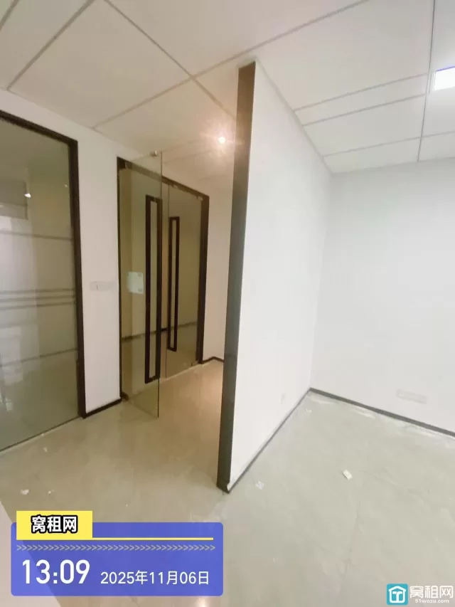 出租鄞州万达附近写字楼125平正南2隔间精装修5700元/月