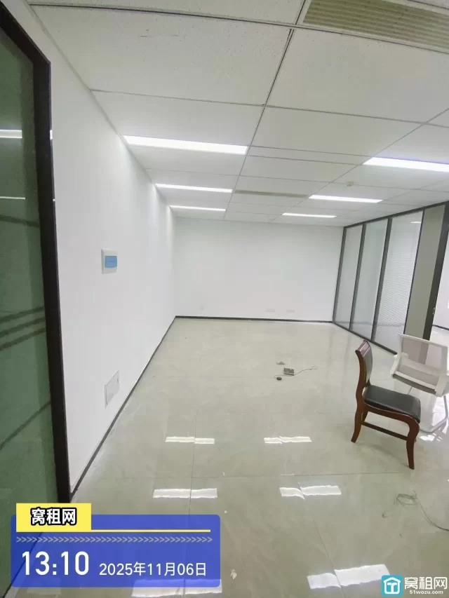 鄞州印象城旁556大厦招租面积125平米，租金5700元/月