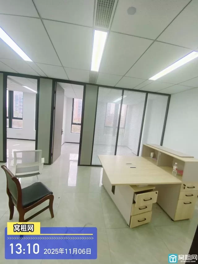 鄞州印象城旁556大厦招租面积125平米，租金5700元/月