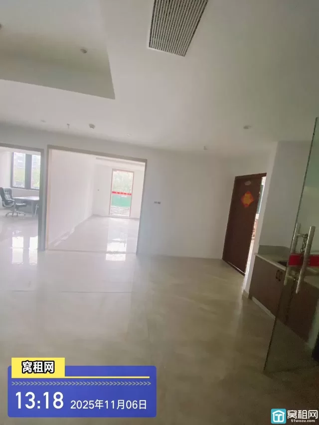 宁波中河街道办事处隔壁556大厦400平米办公室出租