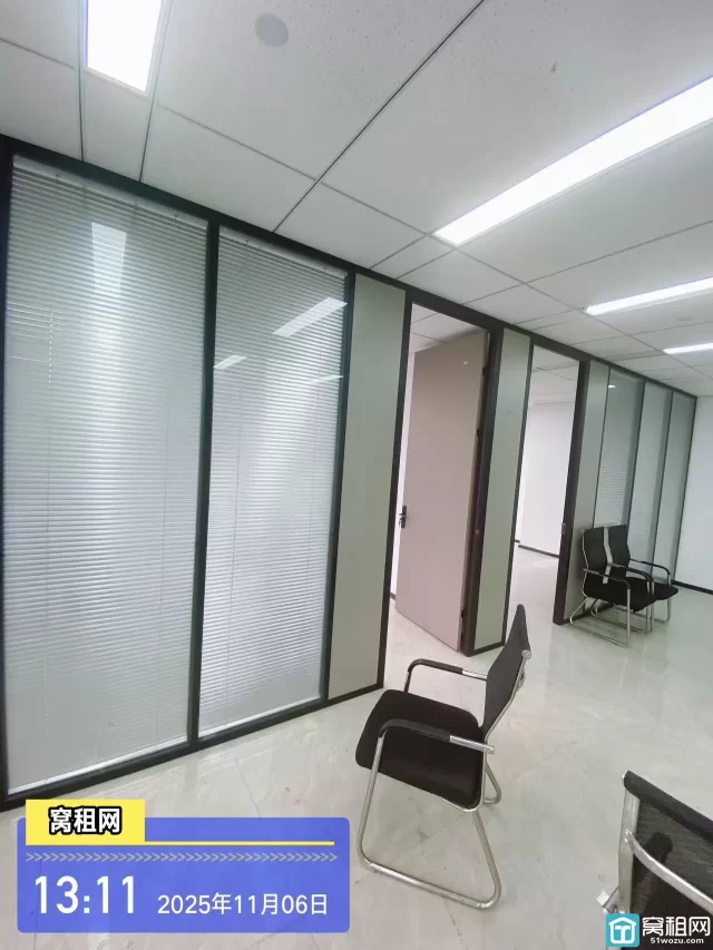 鄞州中河街道568园区隔壁大厦踩住125平米朝南办公室5700元/月
