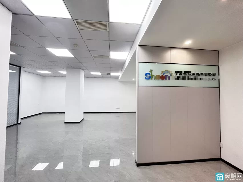 宁波研发园A区，面积：180平，价格：1.2平/天，（特价）双面采光看江景