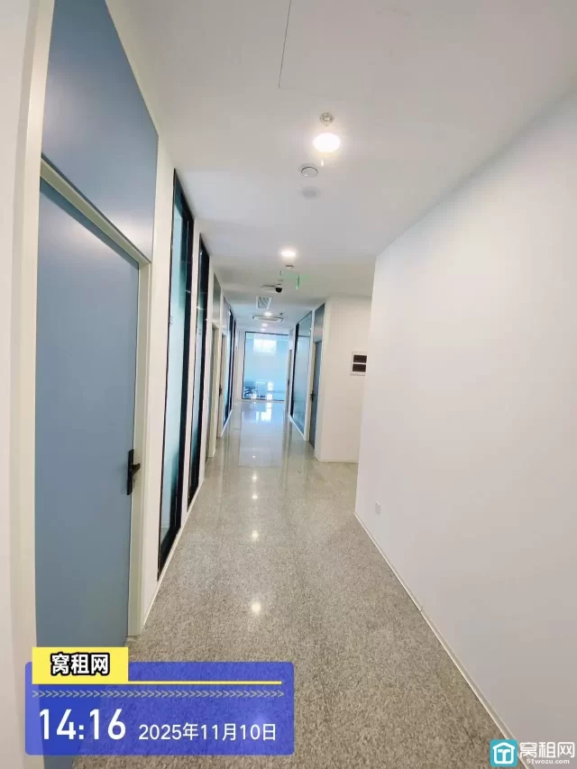 宁波镇海众创空间办公室出租1300元包物业费