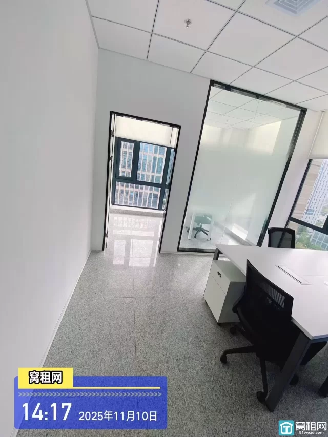 鼎信大厦50平米全新装修办公室出租3200元/月