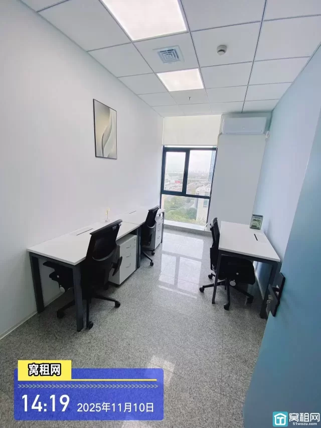 镇海骆驼写字楼共享办公室出租1300元3个独立办公室配置家具