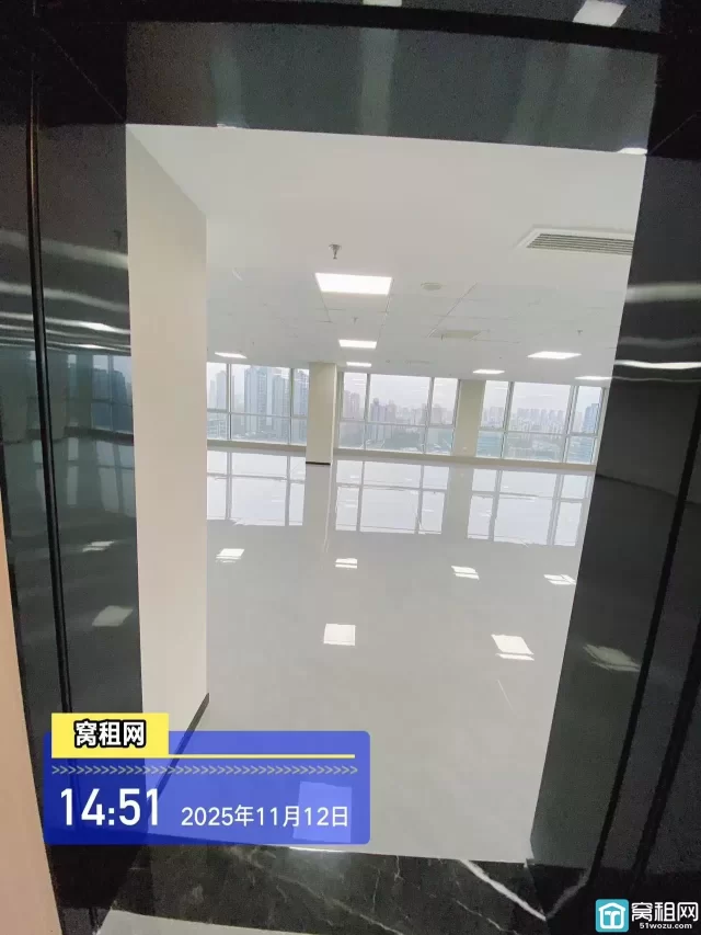 东部新城南苑环球374.16平米精装修办公室带上下水出租