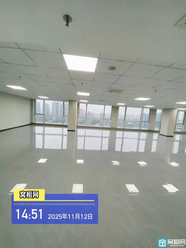 东部新城南苑环球374.16平米精装修办公室带上下水出租