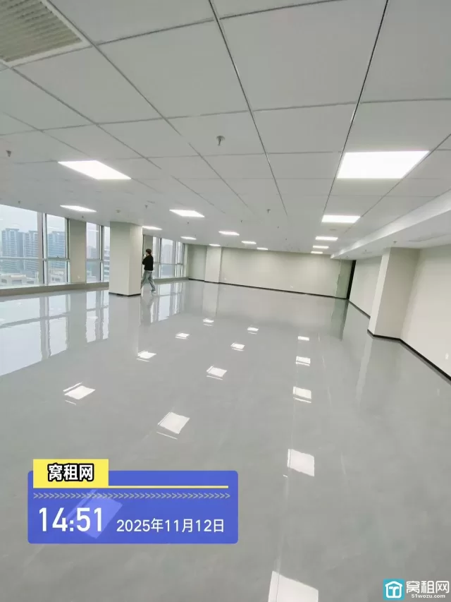 东部新城南苑环球374.16平米精装修办公室带上下水出租