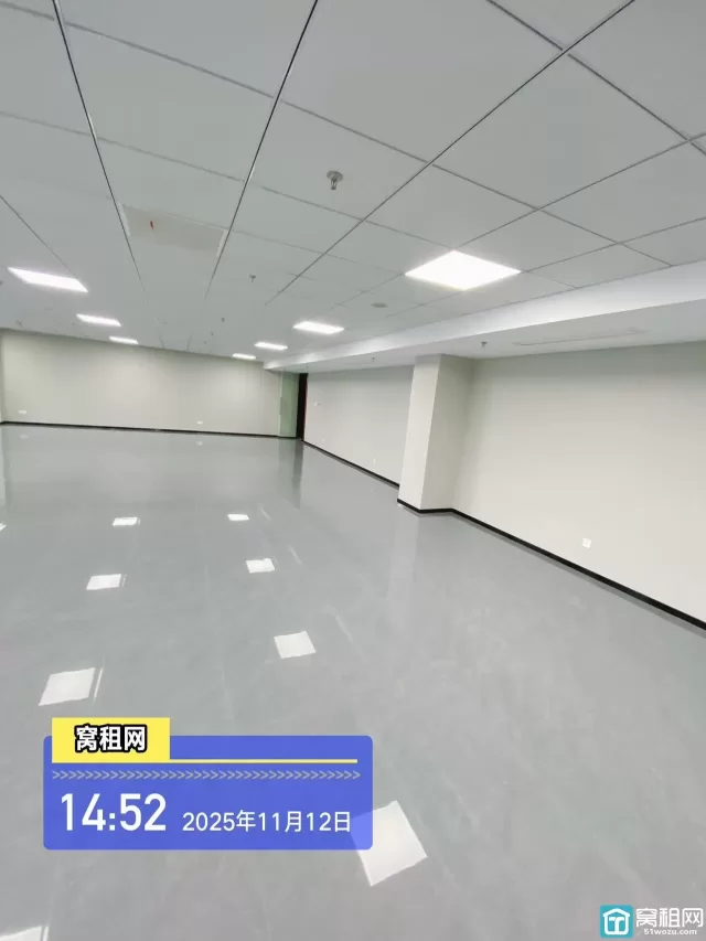 东部新城南苑环球374.16平米精装修办公室带上下水出租