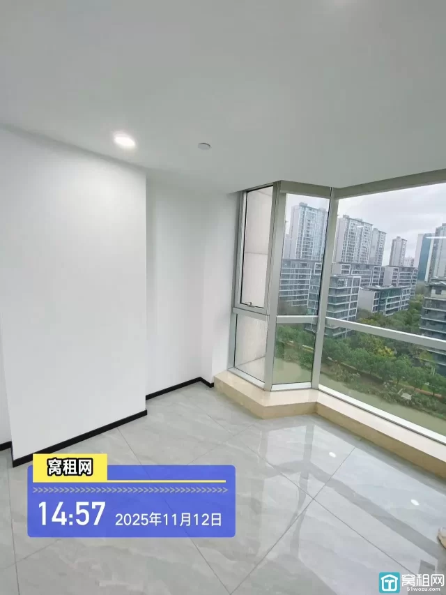 东部新城核心地标 | 南苑环球精装创意办公室 稀缺水源配置 即租即用77.87平米精装修办公室出租带水源(图5) 东部新城核心地标 | 南苑环球精装创意办公室 稀缺水源配置 即租即用77.87平米精装修办公室出租带水源(图5)