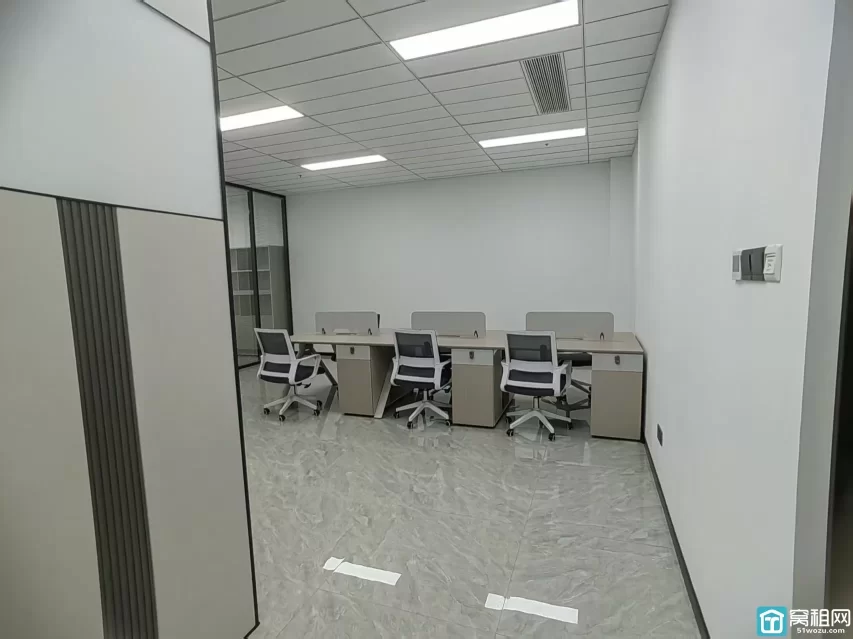 高新区恒瑞大厦隔壁外经合作大厦126平米 家具已配办公室出租