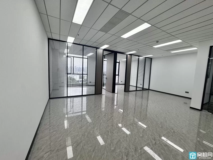 宁波三方大厦附近写字楼外经合作大厦125平米，特价5200/月