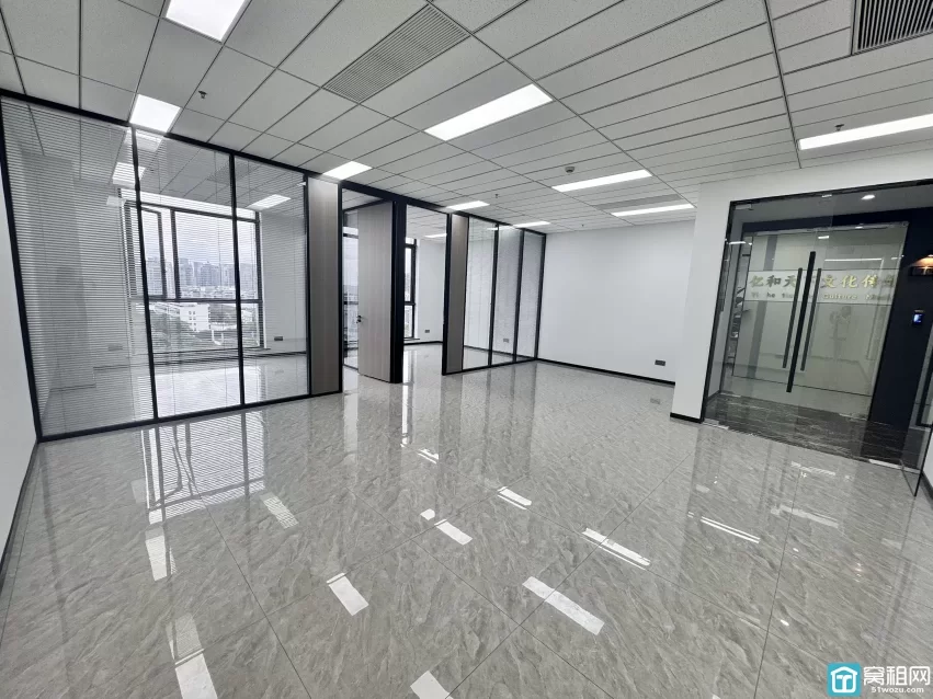 宁波三方大厦附近写字楼外经合作大厦125平米，特价5200/月