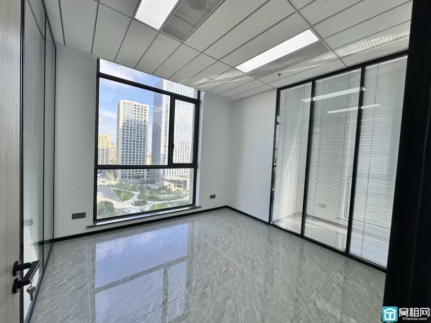 宁波洲际酒店附近外经合作大厦150平米精装修办公室出租