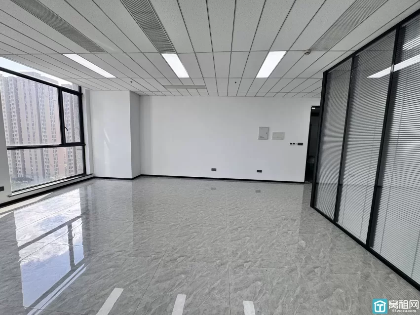 宁波洲际酒店附近外经合作大厦150平米精装修办公室出租