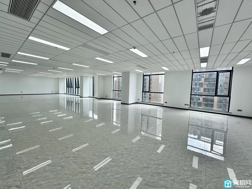 宁波高新区外经合作大厦408平米，朝南，电梯口位置，隔间定制，停车费330/月，物业费5.5/月