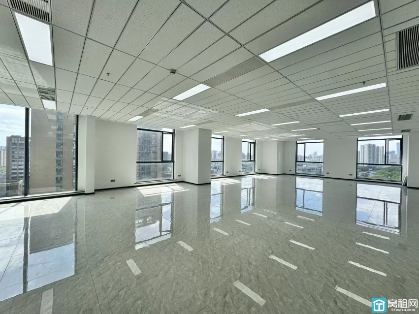 宁波高新区外经合作大厦408平米，朝南，电梯口位置，隔间定制，停车费330/月，物业费5.5/月