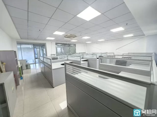 奥克斯大厦441平带家具 月租22000元/月