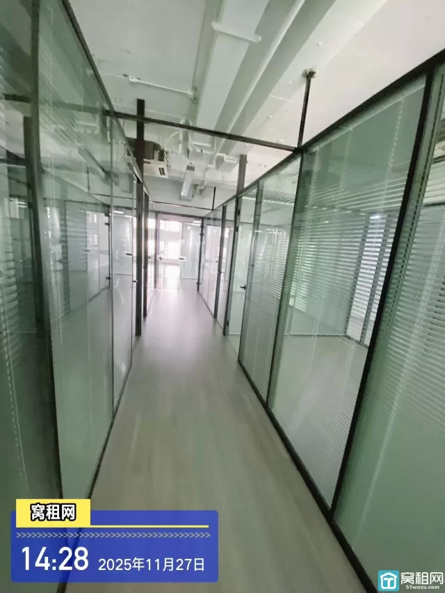 宁波书城小面积办公室25平米包物业费水电费1500元出租