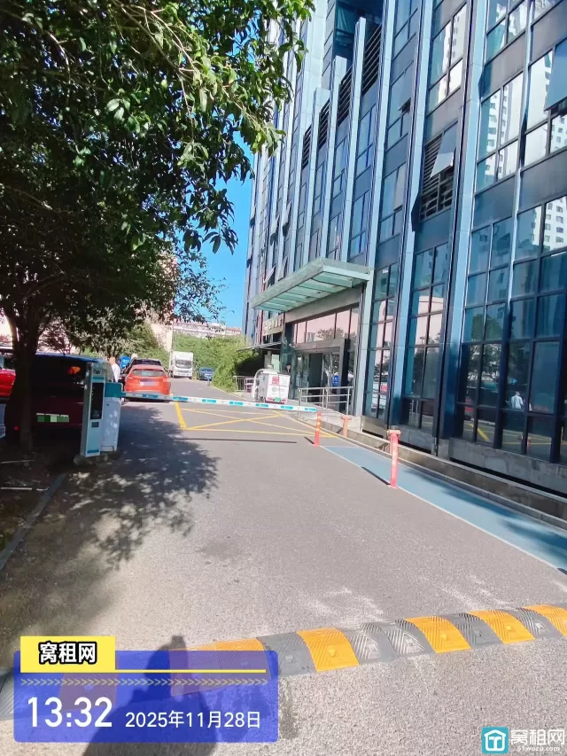 华宏第五大道停车费包月多少