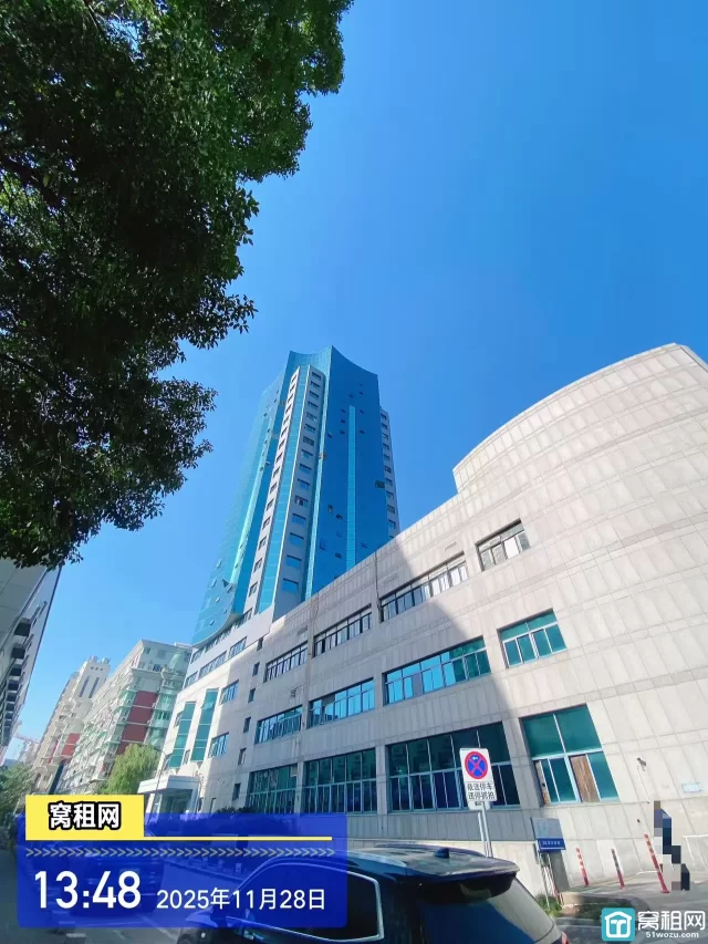 宁波开元酒店对面崇光大厦停车收费标准多少一个月