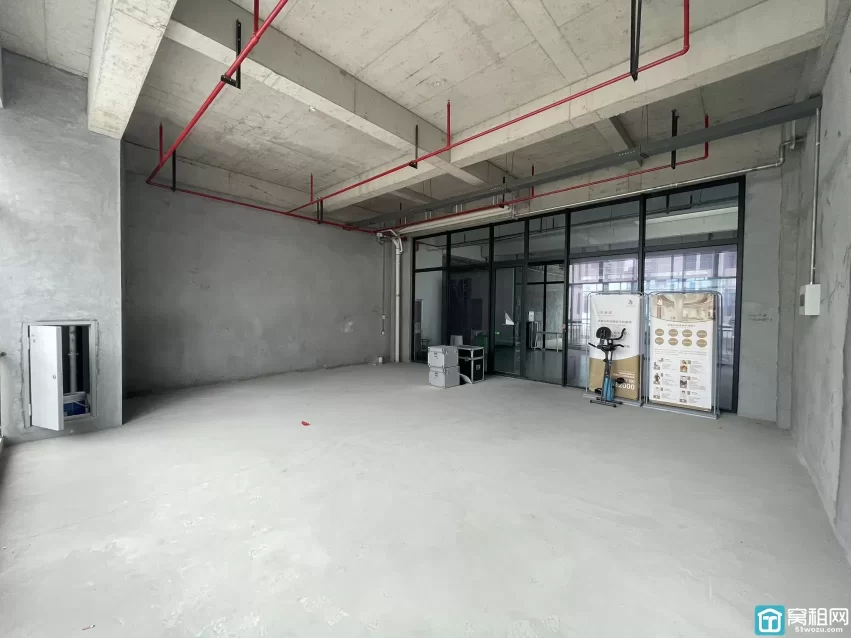 印象城附近嗨呗2期面积：101.62平方米出租价格:3元/平方米