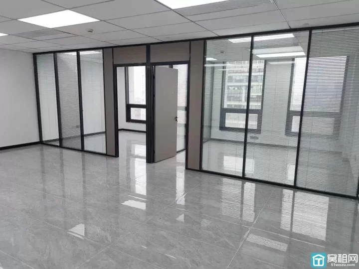 老江东天润商座195平米办公室西北朝向出租