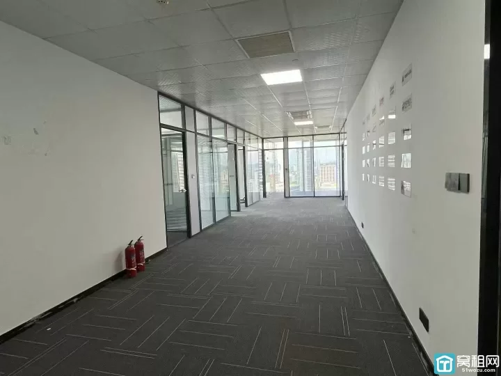 高新区印象城对面浙商银行大厦出租194平米落地窗办公室