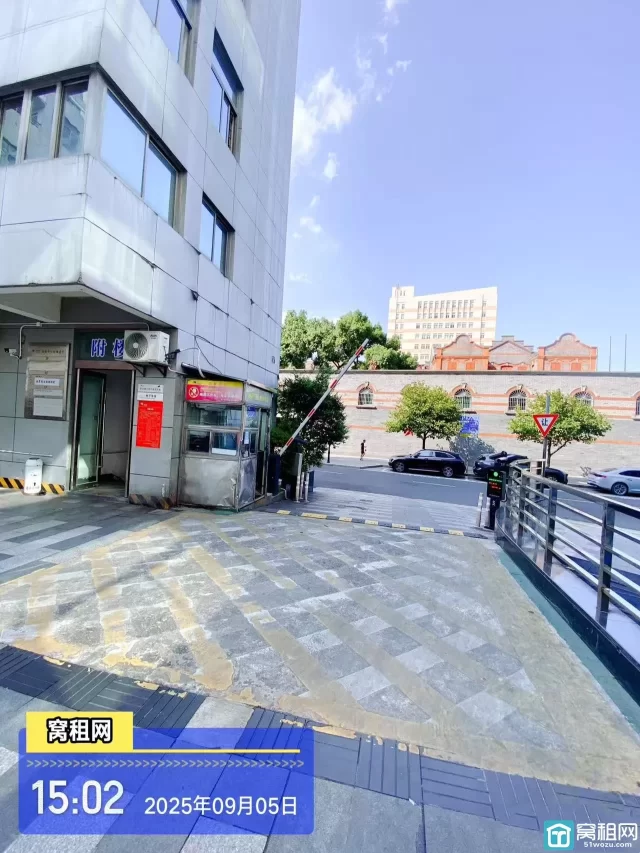 宁波海曙恒隆中心大厦停车费收费多少？